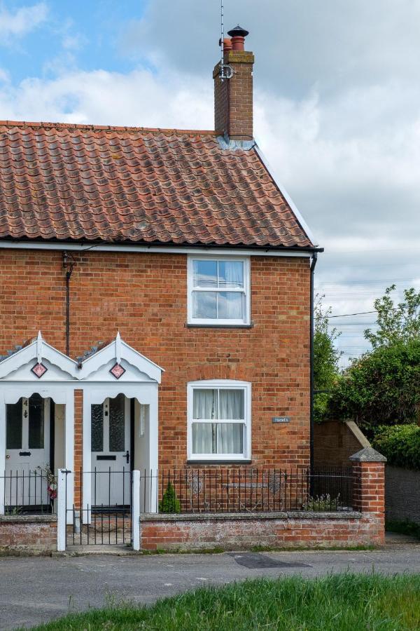 Hazel'S Villa Leiston Exterior photo